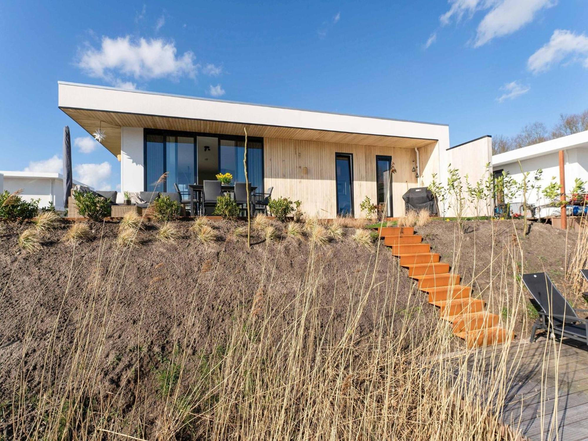 Family Villa With Garden And Jetty Zeewolde Exterior foto